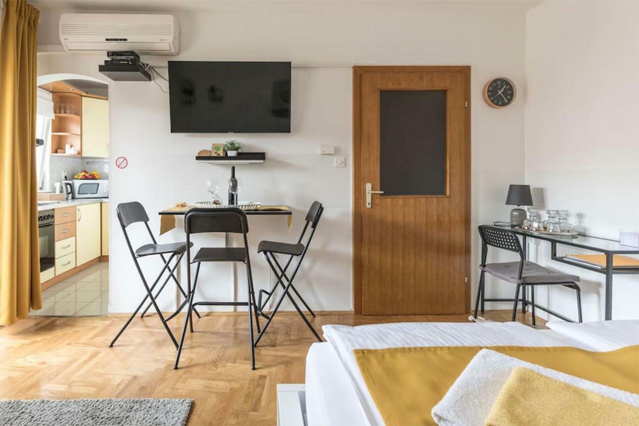 Studio Apartman Comodo Zagreb Buitenkant foto