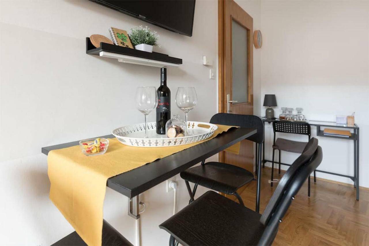 Studio Apartman Comodo Zagreb Buitenkant foto